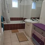 Apartment Joli Dans Quartier Calme De