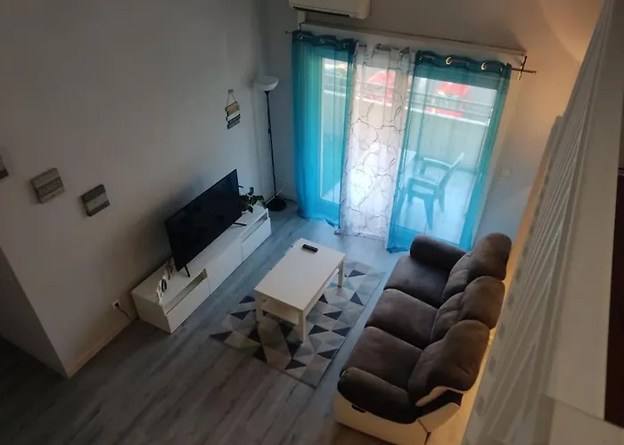 Joli Dans Quartier Calme De *