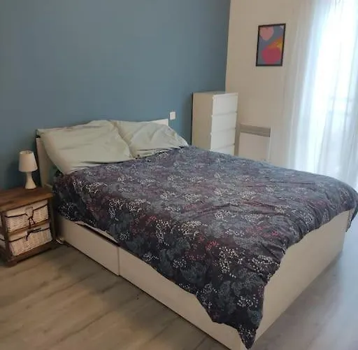 Joli Dans Quartier Calme De *