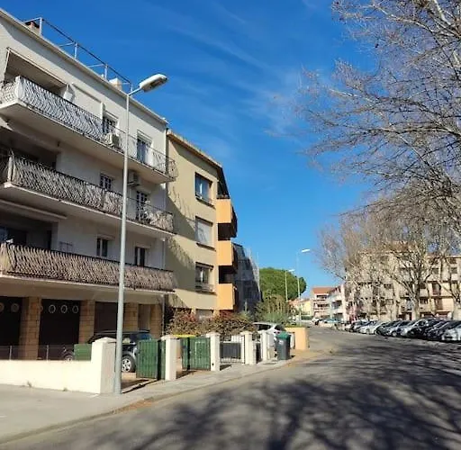 Joli Dans Quartier Calme De *