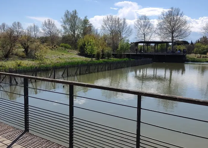 Joli Dans Quartier Calme De *